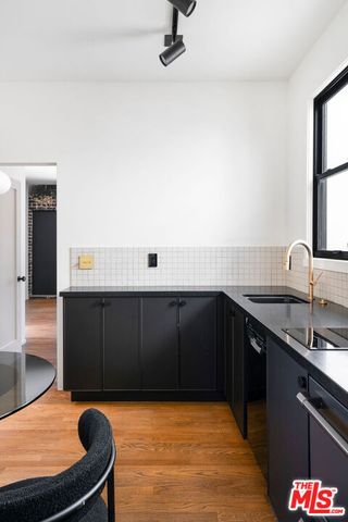 3020 W Sunset Boulevard, Los Angeles, CA 90026