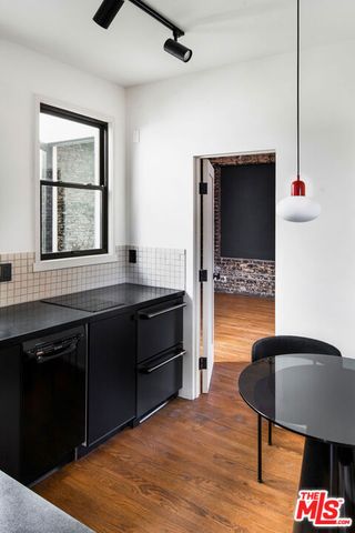 3020 W Sunset Boulevard, Los Angeles, CA 90026