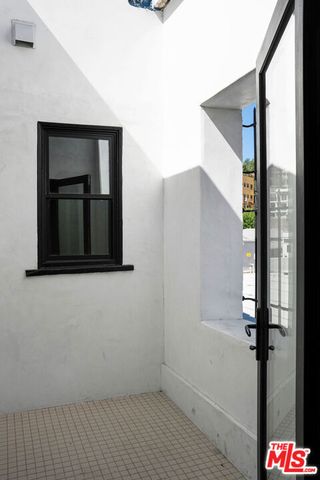 3020 W Sunset Boulevard, Los Angeles, CA 90026