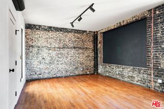 3020 W Sunset Boulevard, Los Angeles, CA 90026