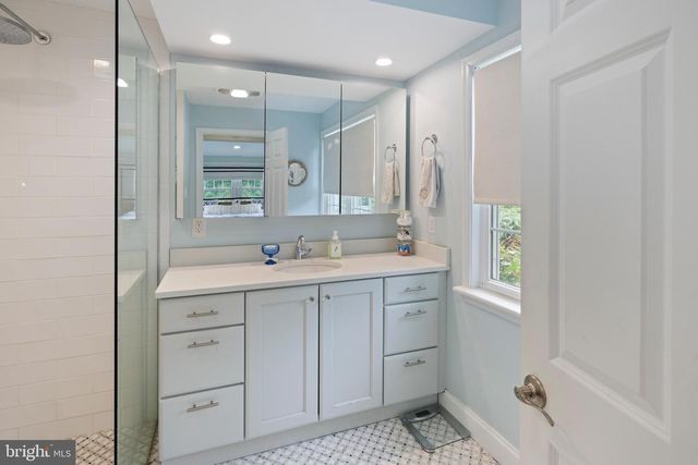 336 OVERHILL RD, Wayne, PA 19087