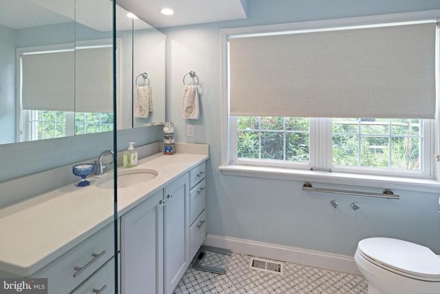 336 OVERHILL RD, Wayne, PA 19087