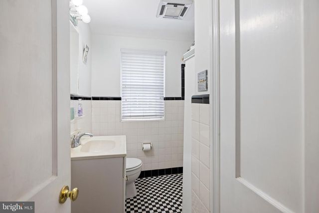 336 OVERHILL RD, Wayne, PA 19087