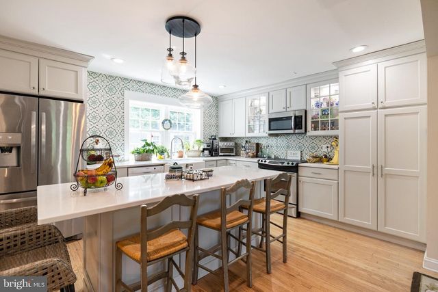 336 OVERHILL RD, Wayne, PA 19087