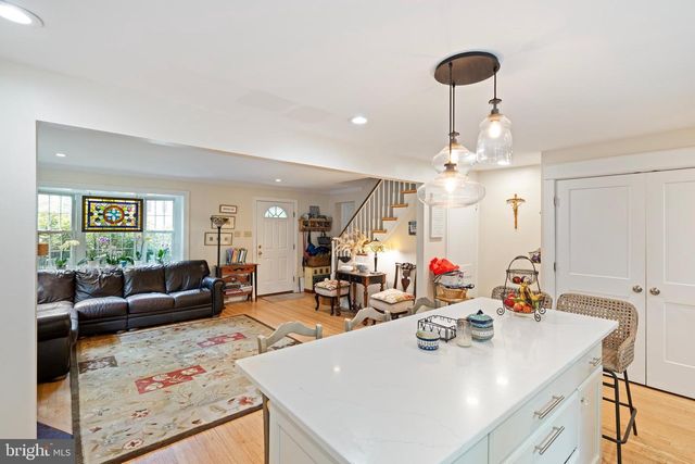 336 OVERHILL RD, Wayne, PA 19087