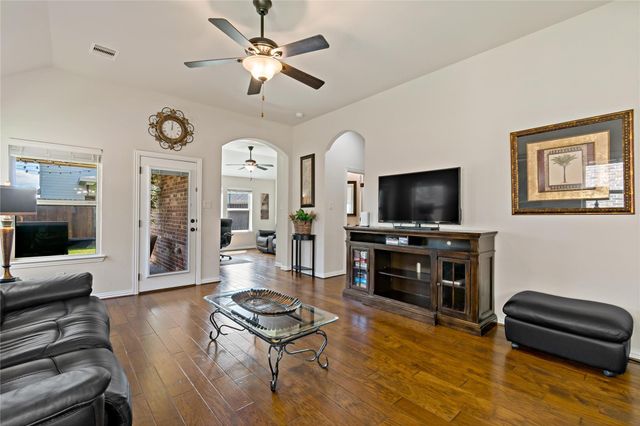 1415 Nacogdoches Valley Drive, League City, TX 77573