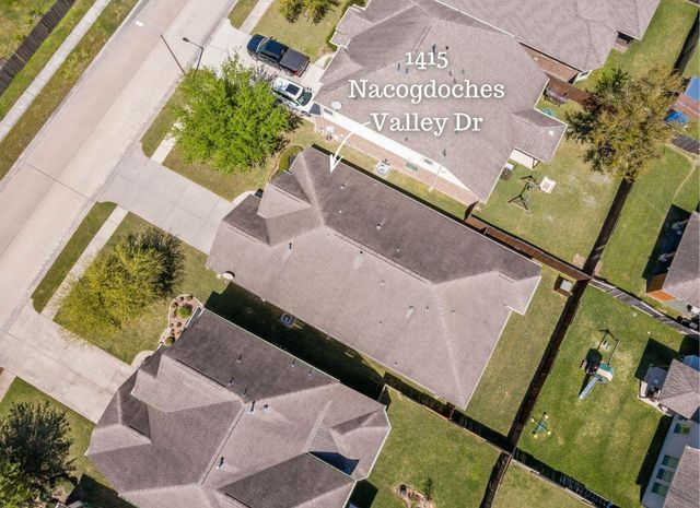 1415 Nacogdoches Valley Drive, League City, TX 77573