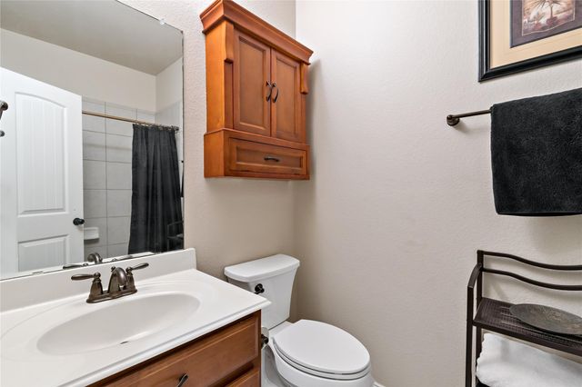 1415 Nacogdoches Valley Drive, League City, TX 77573