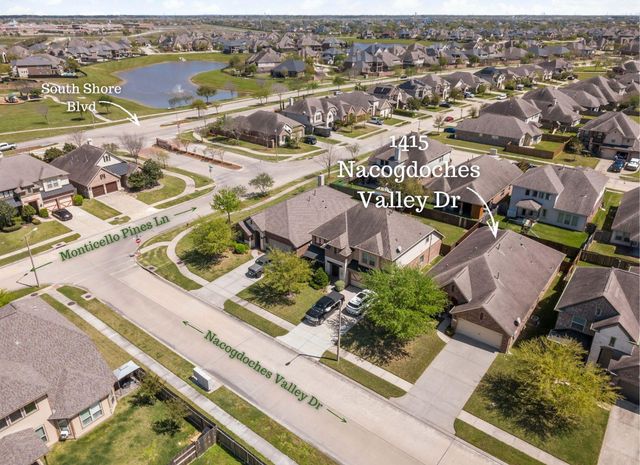 1415 Nacogdoches Valley Drive, League City, TX 77573