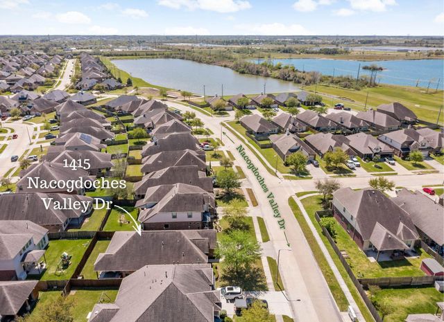 1415 Nacogdoches Valley Drive, League City, TX 77573