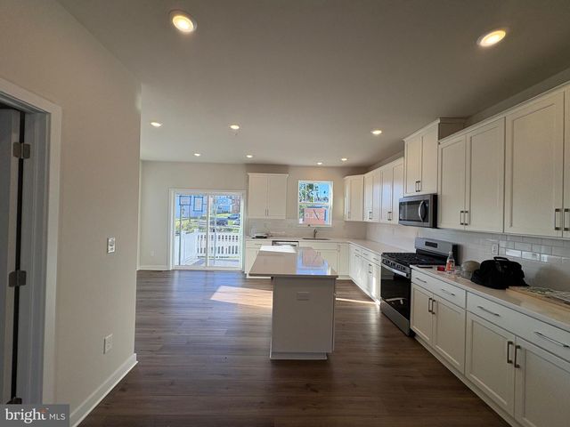 26 ANDERSON DR, Bridgeport, PA 19405