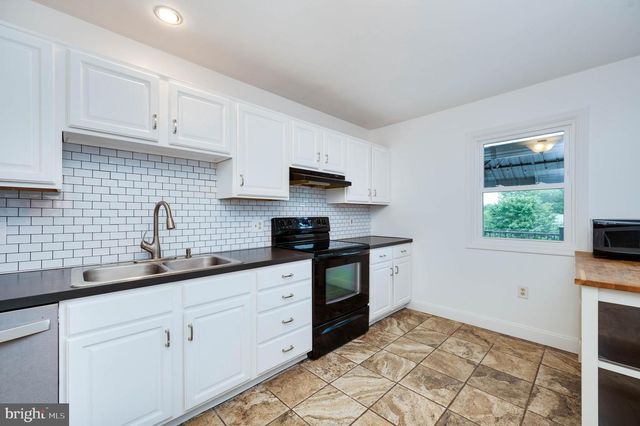 425 GROVE AVE, Mohnton, PA 19540