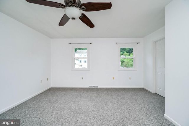 425 GROVE AVE, Mohnton, PA 19540