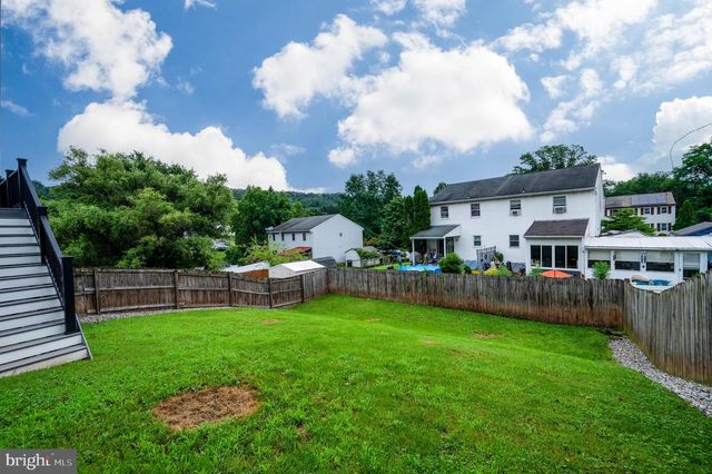 425 GROVE AVE, Mohnton, PA 19540