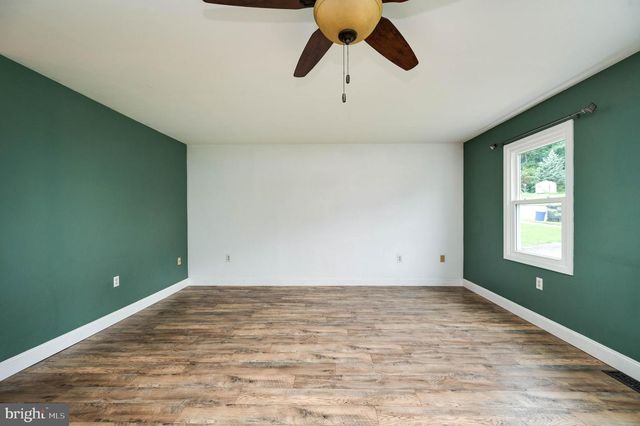 425 GROVE AVE, Mohnton, PA 19540