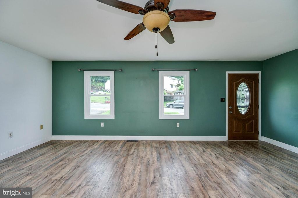 425 GROVE AVE, Mohnton, PA 19540