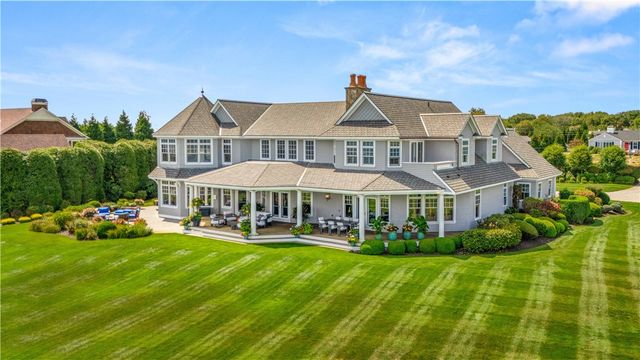 135 Cliff Drive, Narragansett, RI 02882