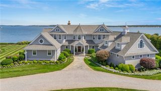 135 Cliff Drive, Narragansett, RI 02882