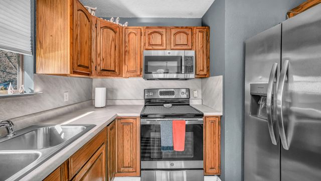 2416 S Lakeview Drive, Gordon, TX 76453