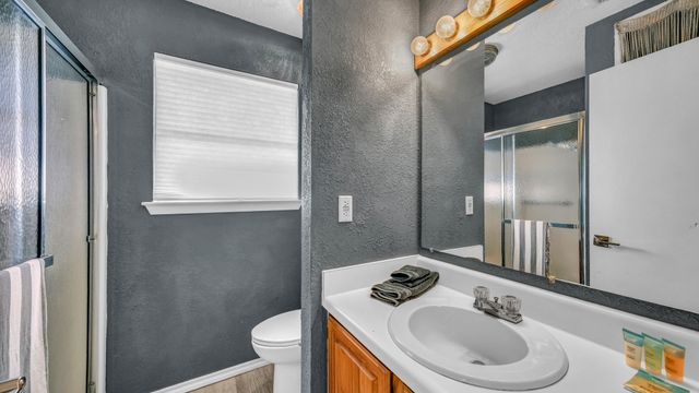 2416 S Lakeview Drive, Gordon, TX 76453