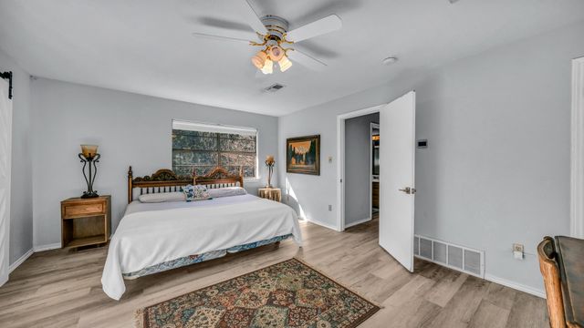 2416 S Lakeview Drive, Gordon, TX 76453