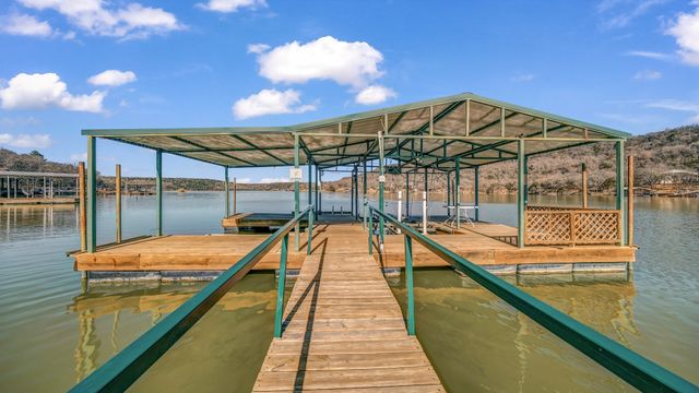 2416 S Lakeview Drive, Gordon, TX 76453
