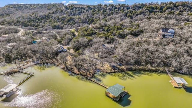 2416 S Lakeview Drive, Gordon, TX 76453