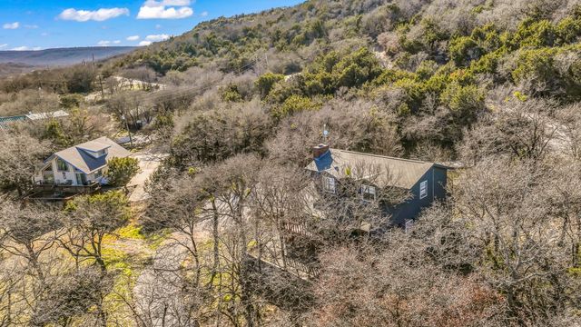 2416 S Lakeview Drive, Gordon, TX 76453