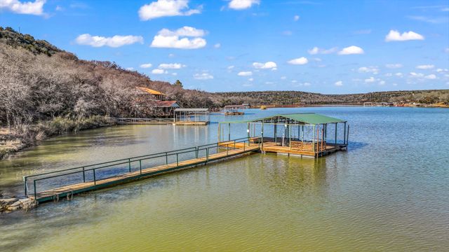 2416 S Lakeview Drive, Gordon, TX 76453