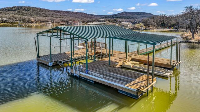 2416 S Lakeview Drive, Gordon, TX 76453