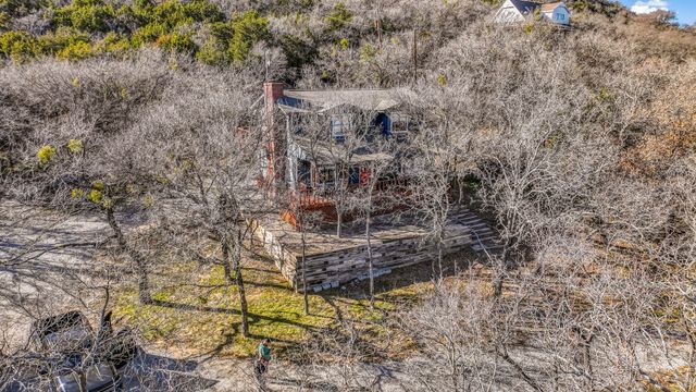 2416 S Lakeview Drive, Gordon, TX 76453