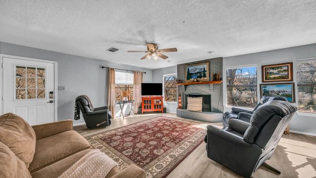 2416 S Lakeview Drive, Gordon, TX 76453