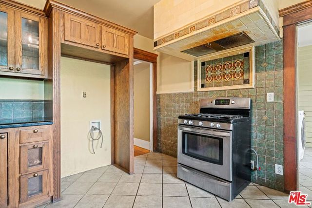 105 El Nido Avenue, Pasadena, CA 91107