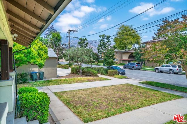 105 El Nido Avenue, Pasadena, CA 91107
