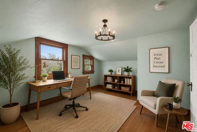 105 El Nido Avenue, Pasadena, CA 91107