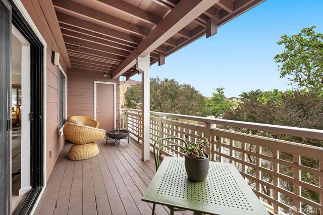 101 Oak Court, Daly City, CA 94014