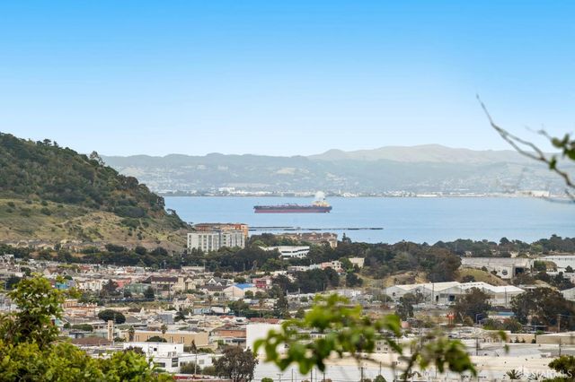 101 Oak Court, Daly City, CA 94014
