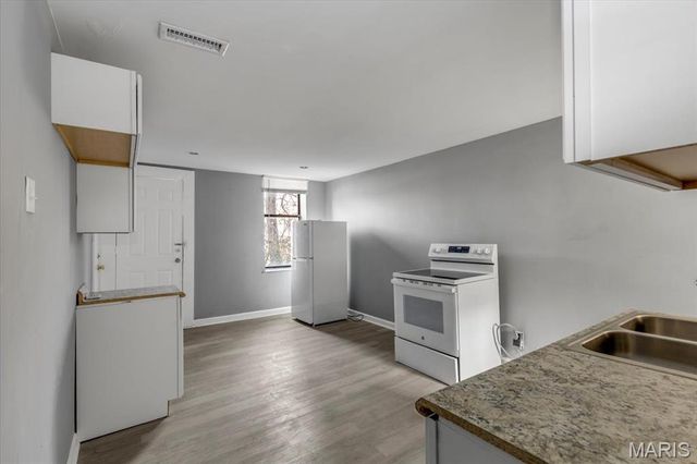 3325 Chippewa Street, St Louis, MO 63118