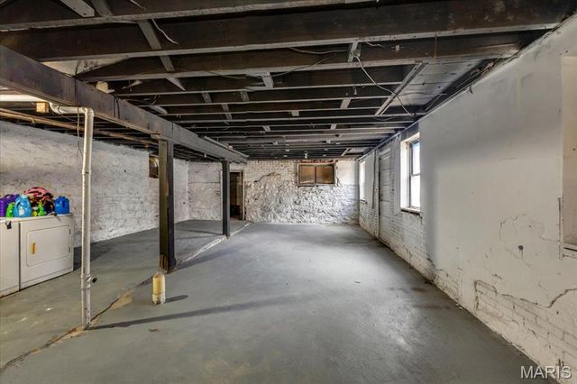 3325 Chippewa Street, St Louis, MO 63118