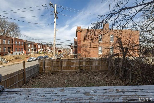 3325 Chippewa Street, St Louis, MO 63118