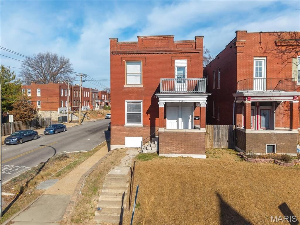 3325 Chippewa Street, St Louis, MO 63118