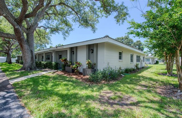 11200 102ND AVENUE 18, Seminole, FL 33778