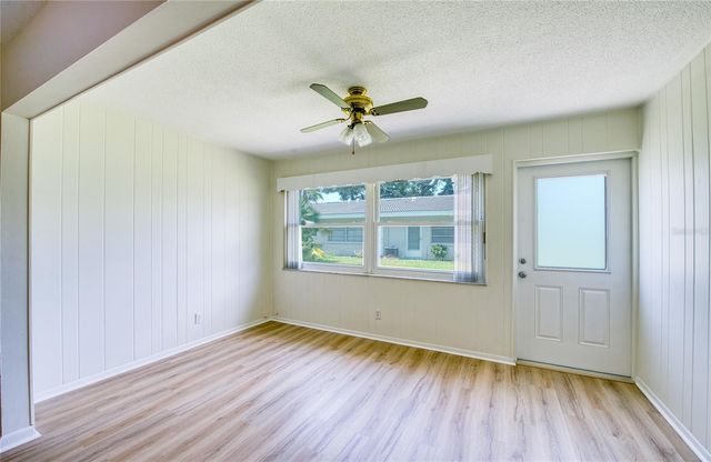 11200 102ND AVENUE 18, Seminole, FL 33778