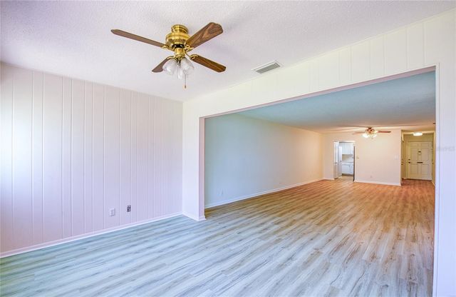 11200 102ND AVENUE 18, Seminole, FL 33778