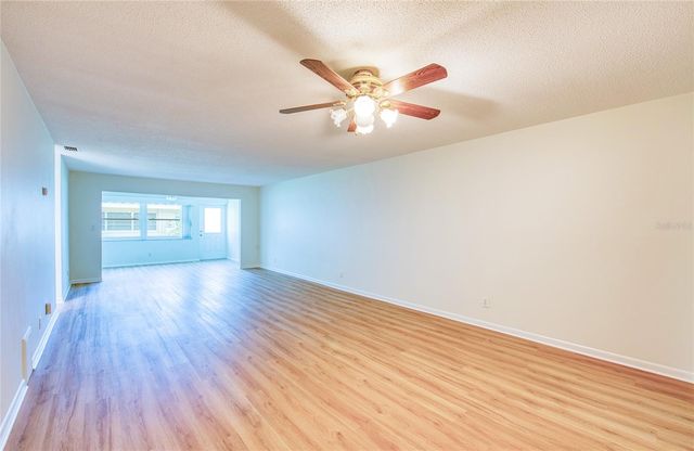 11200 102ND AVENUE 18, Seminole, FL 33778