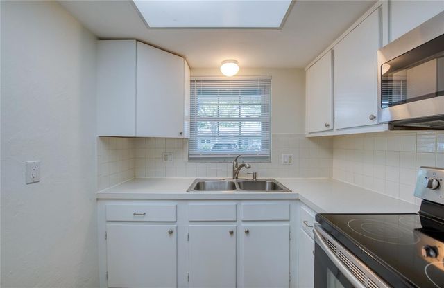 11200 102ND AVENUE 18, Seminole, FL 33778