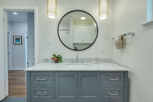 1809 Barton Hills DR, Austin, TX 78704