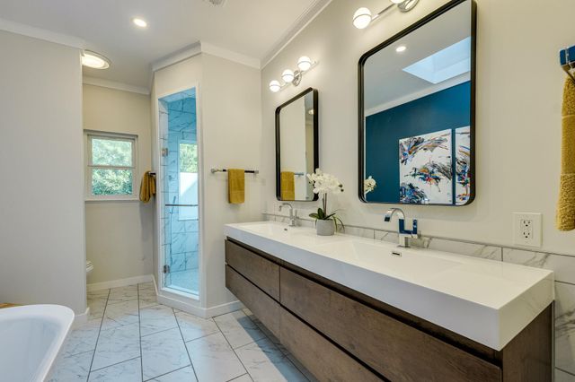 1809 Barton Hills DR, Austin, TX 78704