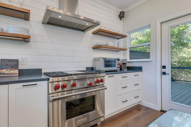 1809 Barton Hills DR, Austin, TX 78704