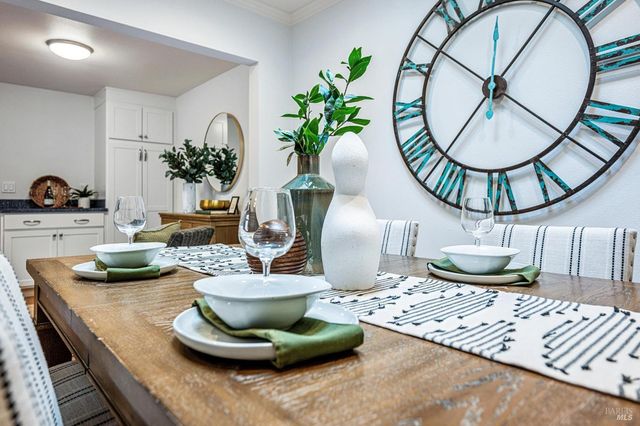 6550 Meadowridge Dr, Santa Rosa, CA 95409